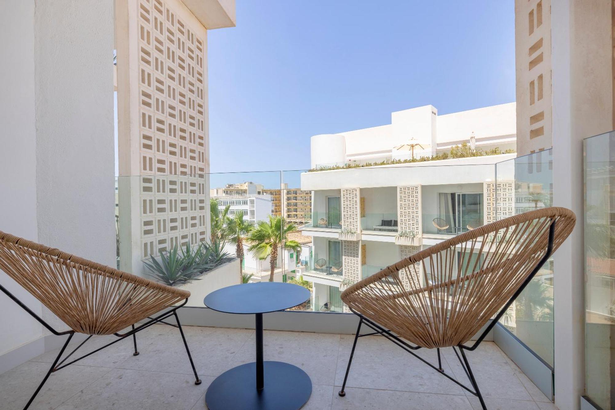 Hotel HM Ayron Park Playa de Palma  Exterior foto A balcony at the hotel