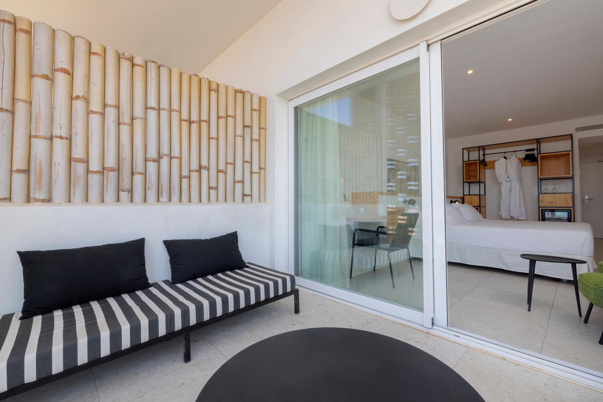 Hotel HM Ayron Park Playa de Palma  Exterior foto A sliding door