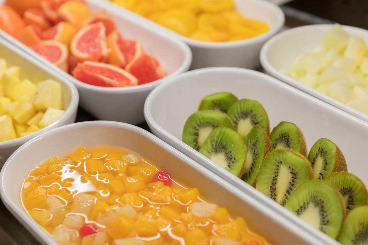Hotel HM Ayron Park Playa de Palma  Exterior foto Fruit salad