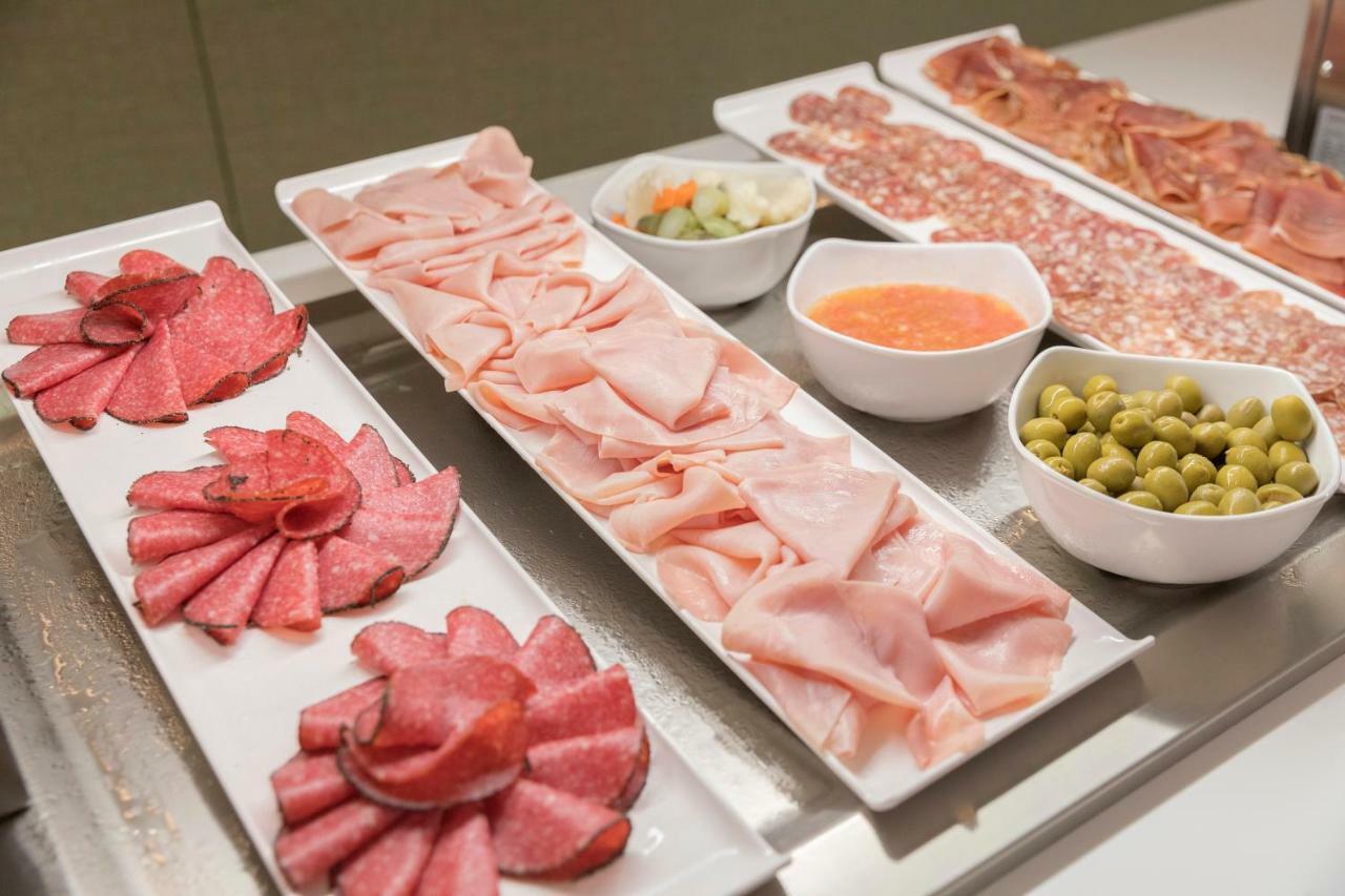 Hotel HM Ayron Park Playa de Palma  Exterior foto Cold cuts