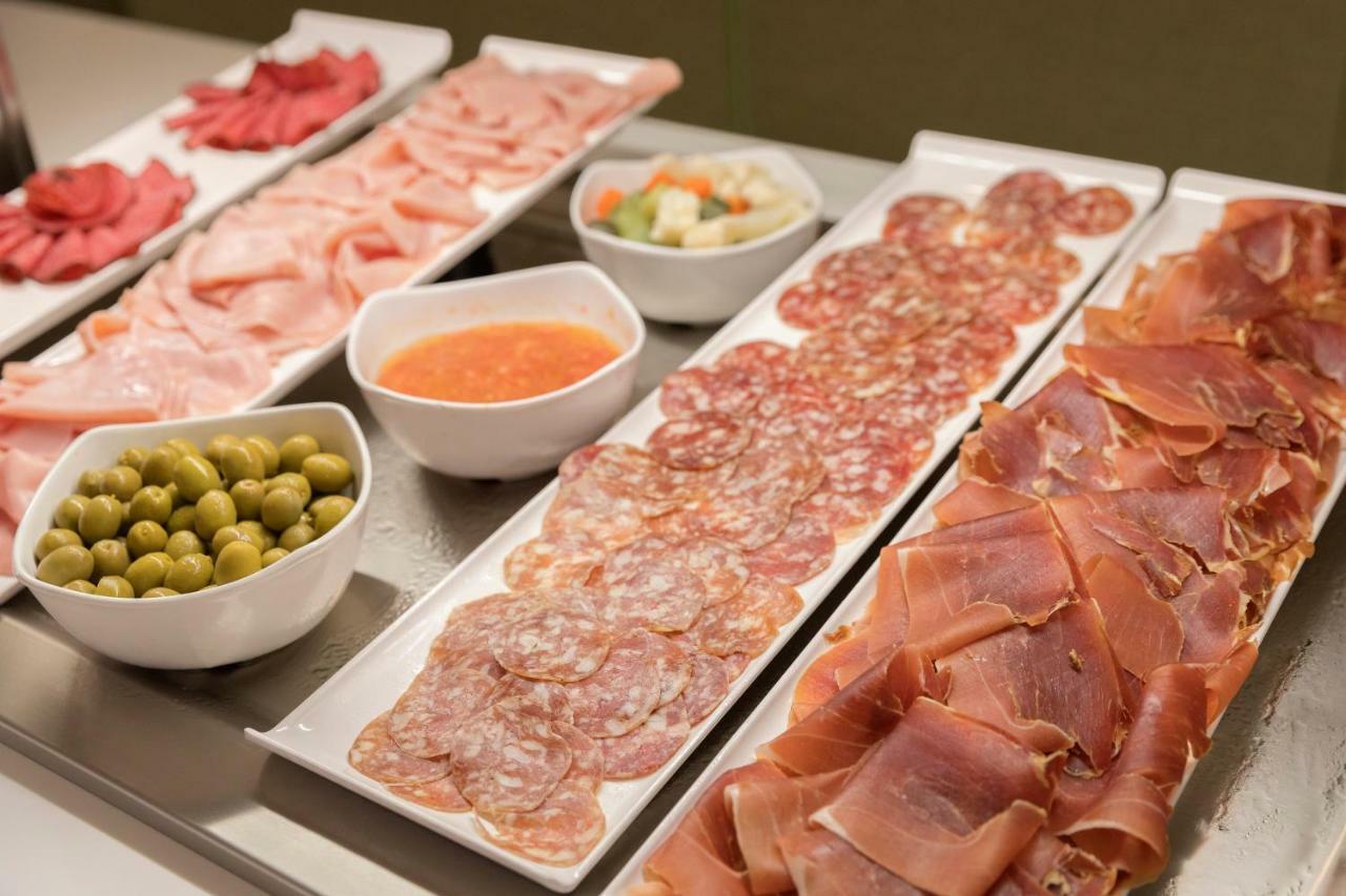 Hotel HM Ayron Park Playa de Palma  Exterior foto Cold cuts