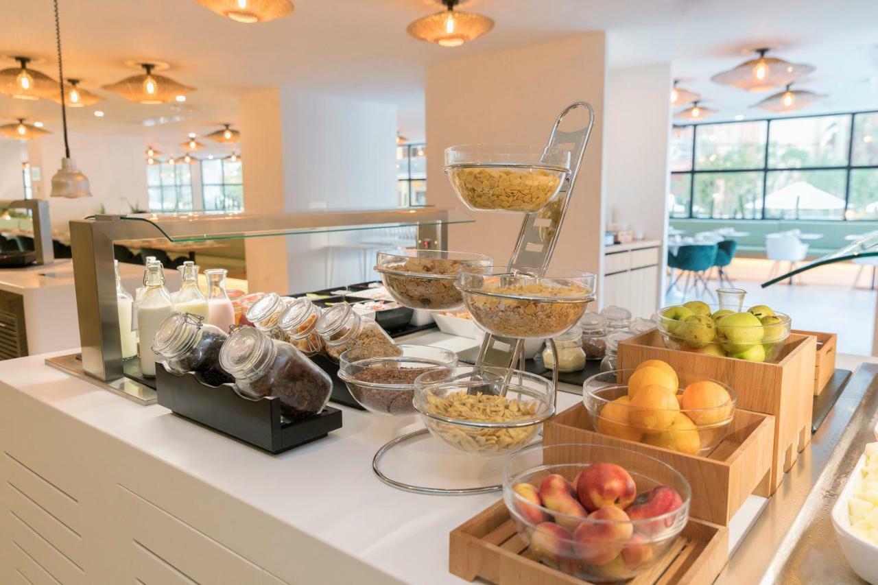 Hotel HM Ayron Park Playa de Palma  Exterior foto A breakfast buffet at a hotel