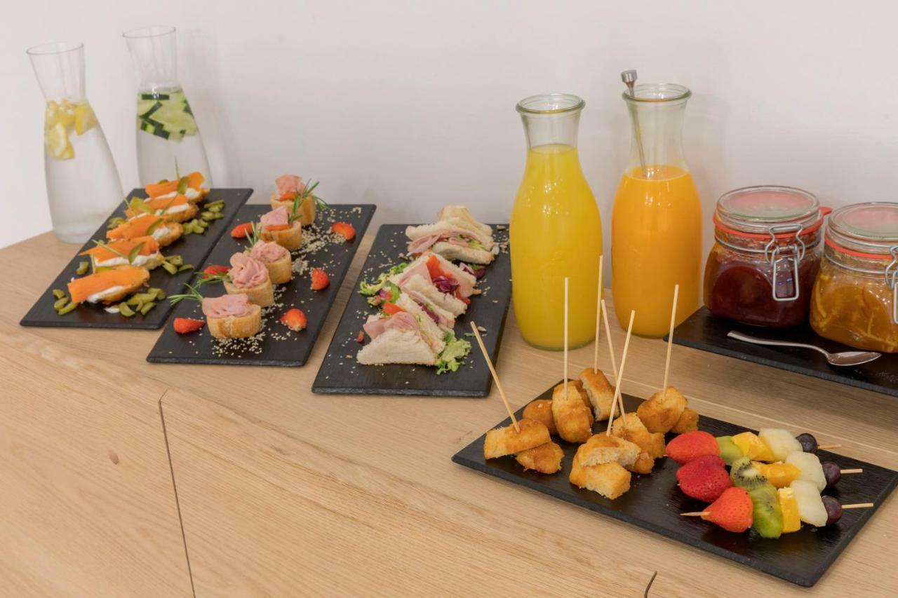Hotel HM Ayron Park Playa de Palma  Exterior foto A selection of tapas