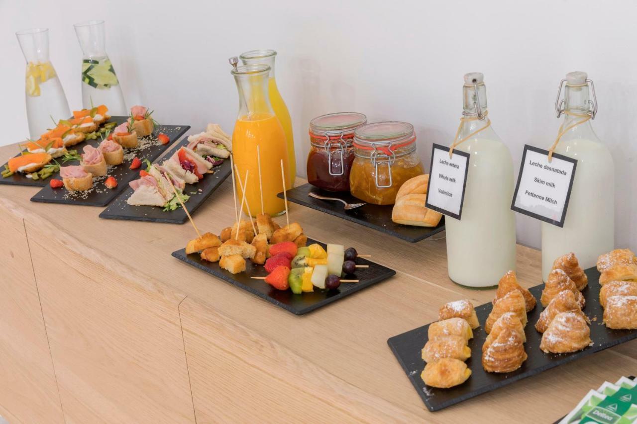 Hotel HM Ayron Park Playa de Palma  Exterior foto A continental breakfast